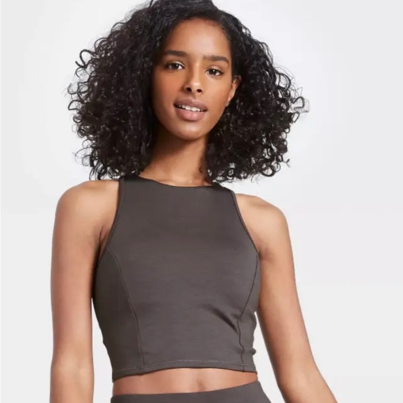 M All In Motion Women's NWOT NEW Charcoal Heather Crop Tank Top Built In Bra MED - Picture 2 of 8
